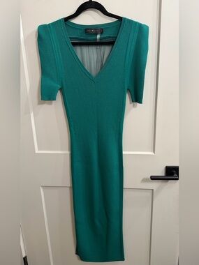 NWOT. Stella & Jamie Teal Ribbed V-Neck Midi Dress